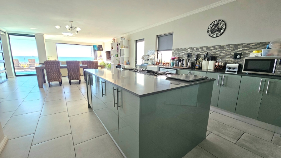 5 Bedroom Property for Sale in Sandy Point Beach Estate Western Cape